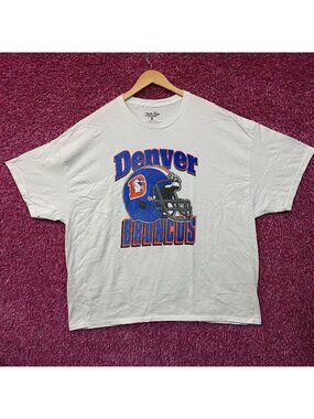 Junk Food NFL Denver Broncos Throwback Helmet Logo T- Shirt 2XL